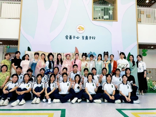 童心筑梦，青春绽放 | 24托育3+2班幼儿园六一见习纪实